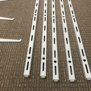 エレメントシステム 棚柱　棚受　ホワイト　差し上げます。の画像