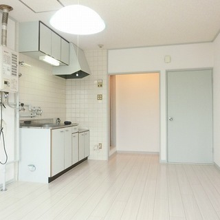 ◇現金73,000円プレゼント利用で初期費用0円+初月家賃無料！！　屋内駐車場付でホワイトフローリングの清潔なお部屋です。 - 札幌市