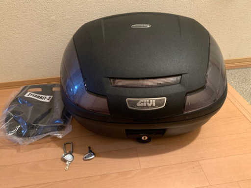 値下げしました　GIVI トップケース　モノロック　引き取り予定有り
