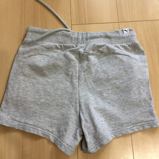 PUMA ショートパンツの画像