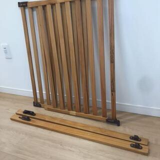 日本育児社製・木製サッシゲイトの画像