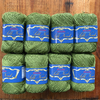 シルク毛糸8玉の画像