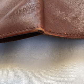 カルティエ 二つ折り財布　ボルドー　中古品　送料無料 Cartierの画像