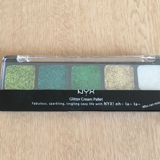 新品！！NYX グリッタークリームパレット アイシャドウの画像