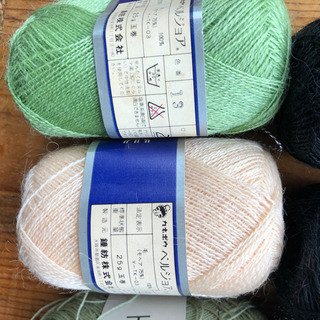 毛糸まとめ売り8玉の画像
