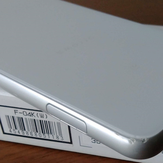 【取引終了】docomo arrows Be F-04K Whiteの画像