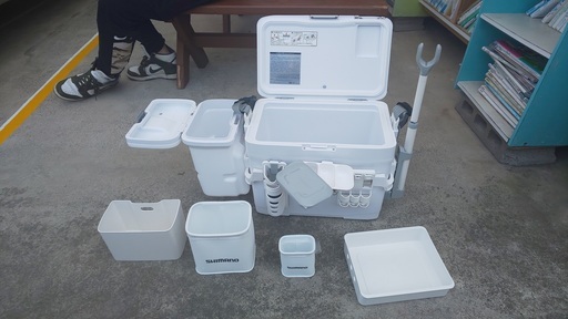 美品！　シマノ フィクセル サーフ キス スペシャル 120 UF-N12 クーラーボックス　おまけ付！