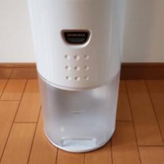 美品　コロナ　除湿器