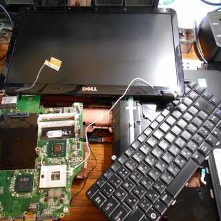 ノートパソコン DELL Vostro1015 Windows10 の画像