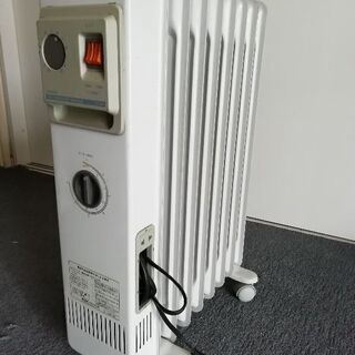 オイルラジエターヒーター　問題なく動きますが古い?　年代不明。　