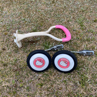 18インチ　キティーちゃん自転車の画像