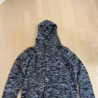 パーカーつきカーディガン