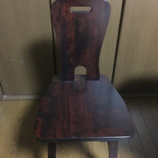 カフェ風テーブルと椅子セットの画像