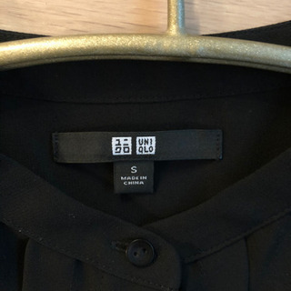 UNIQLO ノーカラーシフォンブラウス★再値下げしました★の画像