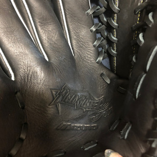 軟式野球ボール(未使用)4つ  左利き用グローブ あげますの画像