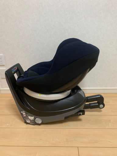 コンビ　チャイルドシート　新生児から　ISOFIX