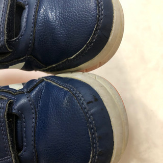 アディダス　運動靴　18センチ　男の子の画像