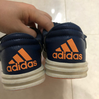 アディダス　運動靴　18センチ　男の子の画像