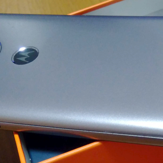 【取引終了】SIMフリースマートフォン motorola moto e5 フラッシュグレーの画像