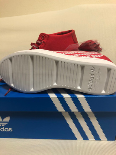 adidas レディーススニーカー
