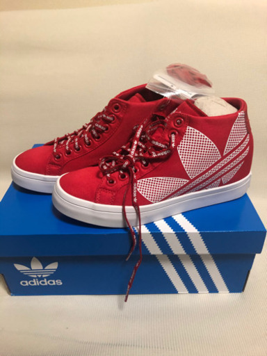 adidas レディーススニーカー