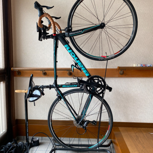 BIANCHI VIANIRONE SORA BLACK ロードバイク