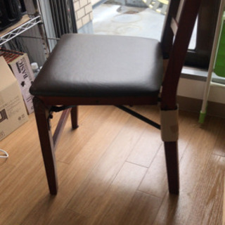 木製折り畳み椅子1脚の画像