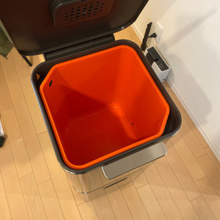 Joseph Joseph 分別式ゴミ箱「トーテム」40Lの画像