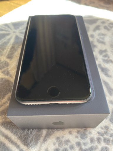 iPhone8 64GB Simロック解除済み