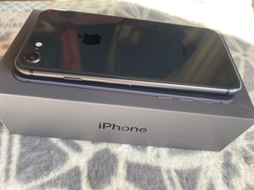 iPhone8 64GB Simロック解除済み
