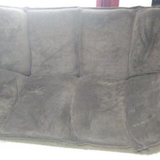 茶色の2人掛け座椅子の画像