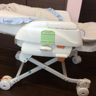 赤ちゃんのベッドにもイスにもなりますの画像