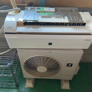 シャープ★6畳用ルームエアコン★リモコン、ステー付き！の画像