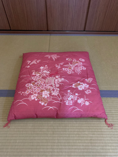 ほぼ未使用の分厚い座布団　10枚セット