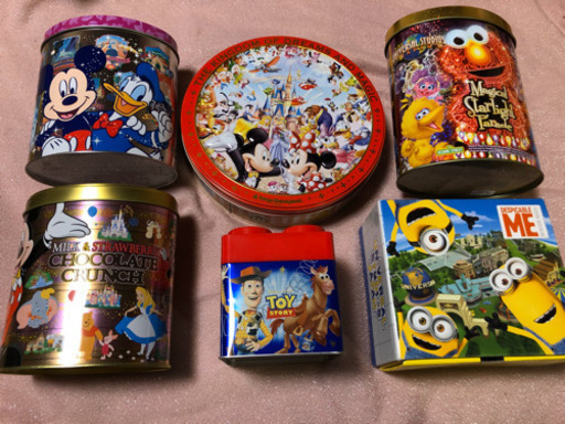 今ならおまけ付！ディズニー・ユニバ！缶セット