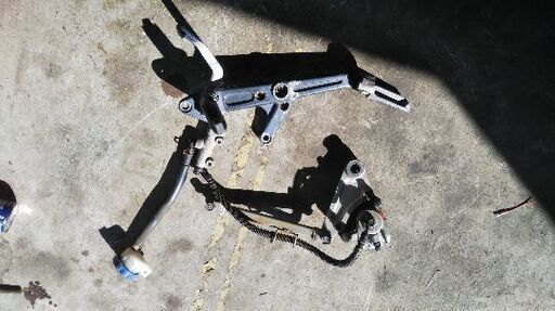 ゼファー400 リアキャリパーセット