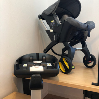 doona ベビーカー兼チャイルドシート　ISOFIX ベースセットの画像