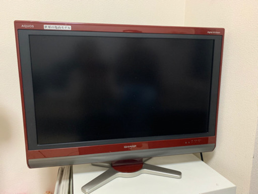 シャープ世界の亀山モデル32インチ　レッド