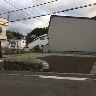 貸地 約40坪【小樽市石山町】普通車なら4〜5台駐車可能 駐車場...