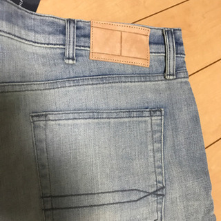 新品タグ付き❗️新品タグ付き！トミーヒルフィガーハーフパンツデニム42、40インチの画像