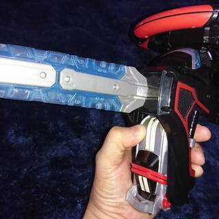 人気の特撮ヒーロー　仮面ライダードライブ変身ベルト＆ドライブ剣2個＆シフトカー5台　抗菌処理済の画像