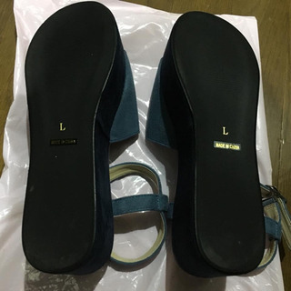 AZUL 厚底サンダルの画像