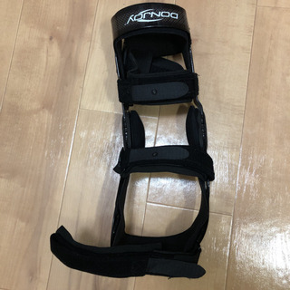 膝関節装具の画像