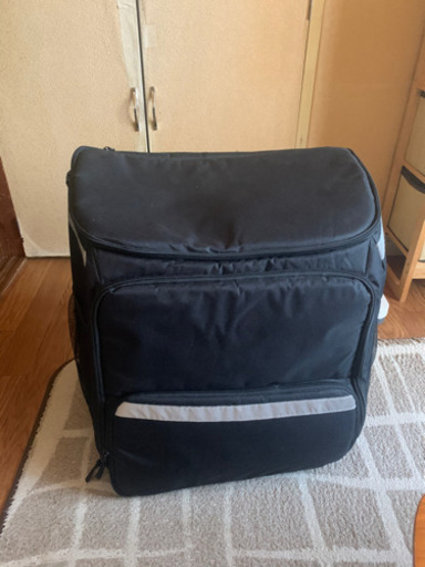 ウーバーイーツバッグ　ロゴなし