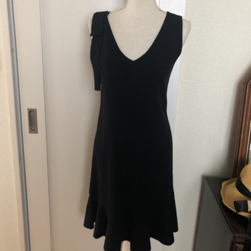 ★着心地抜群 肩リボン 日本のニットワンピース  黒