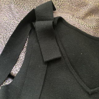 ★着心地抜群 肩リボン 日本のニットワンピース  黒の画像