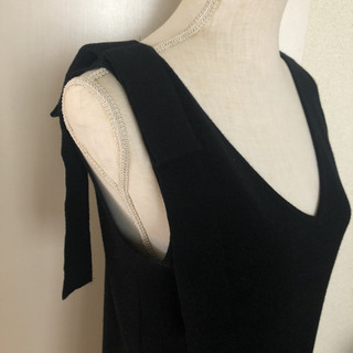 ★着心地抜群 肩リボン 日本のニットワンピース  黒の画像