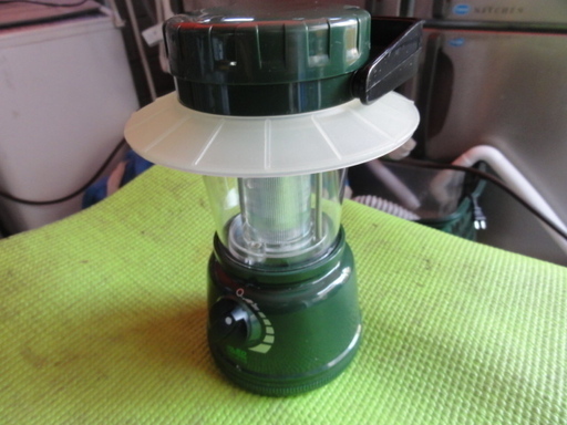 A544　オーム電機　８LED　ランタン　単２電池×４　LN-115