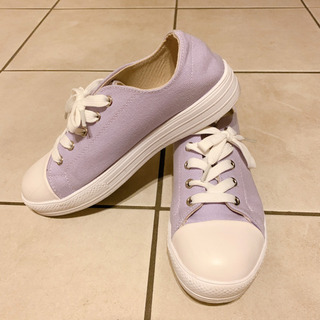 パープルスニーカーの画像