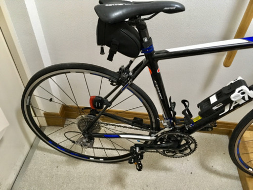 ロードバイク本体(フルカーボン)＋中古付属品12万円相当セット。値段交渉可能